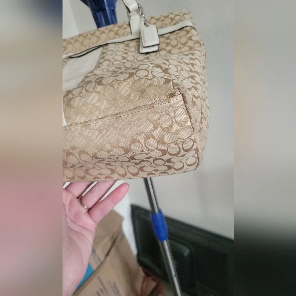 Signature Coach Shoulder Bag